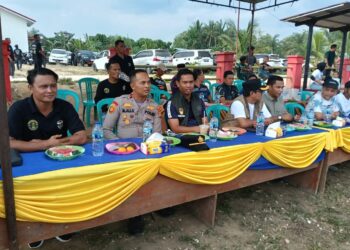 Kapolsek Kerumutan Hadiri Penutupan Turnamen Sepak Bola Lipai Bulan VI, Ribuan Warga Antusias Saksikan Final