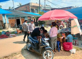 Patroli Pasar Polsek Ukui, Hadirkan Rasa Aman di Tengah Kesibukan Warga