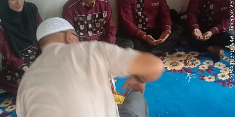 Kafilah Rundeng Tiba Di Pemondokan MTQ Ke-IX Disambut Panas Oleh Ketua Umum