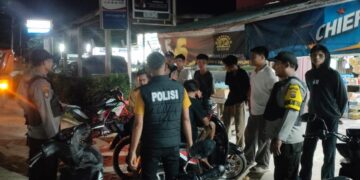 Cegah Gangguan Kamtibmas, Polsek Langgam Gelar Patroli Malam