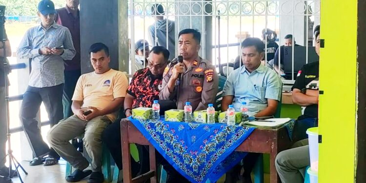 Arahan Tegas Kapolsek Pangean: Profesionalisme dan Disiplin Kunci Sukses Pacu Jalur