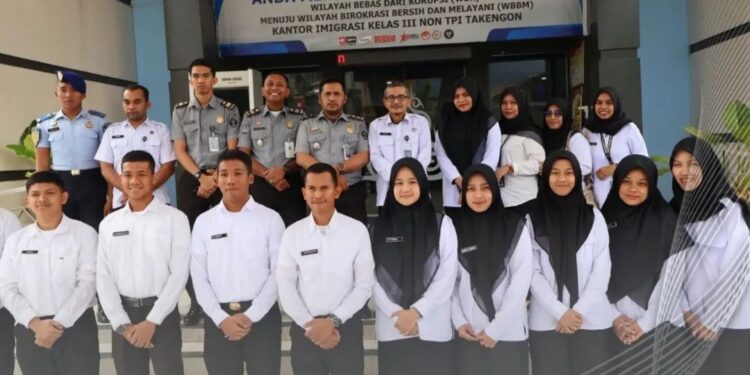 Kanwil Dirjen Imigrasi Aceh Melakukan Monitoring Dan Evaluasi Pemanfaatan Teknologi informasi Di Kantor Imigrasi Takengon