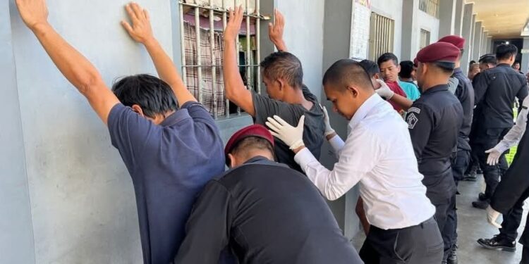 Rutan Takengon Kembali Gelar Razia Dan Pengeledahan Rutin Blok Hunian WBP