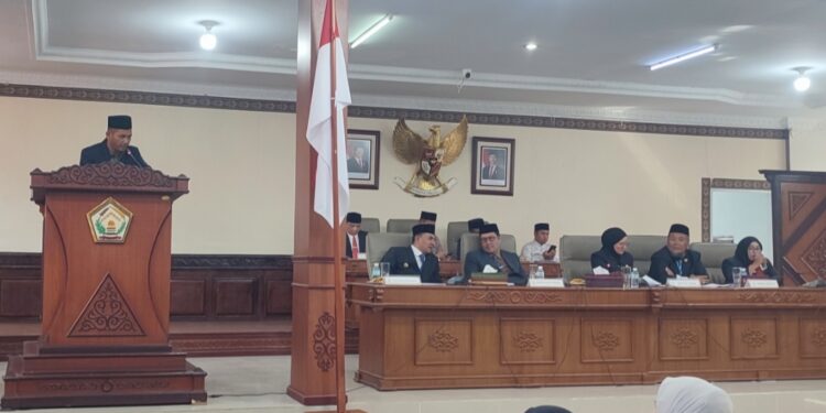 Fraksi NasDem Berikan Pendapat Akhir Terhadap LKPJ APBK 2024 Hingga Perjuangkan Jalan Perdalaman.