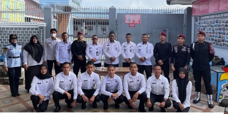 Rutan Takengon Rutin Gelar Razia Dan Penggeledahan Kamar Hunian Warga Binaan