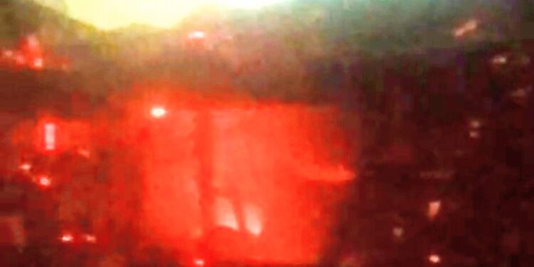 Kandang Kambing Terbakar, Api Nyaris Nyambar Rumah