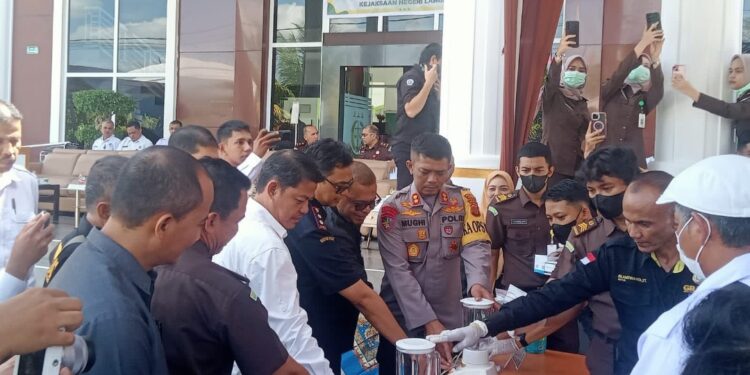 Kejari Langsa Musnahkan Narkoba dan Barang Bukti Lain