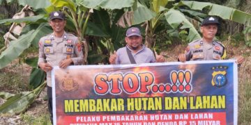 Antisipasi Karhutla, Polsek Teluk Meranti Sosialisasikan Maklumat Kapolda Riau ke Warga di Jalur Rawan