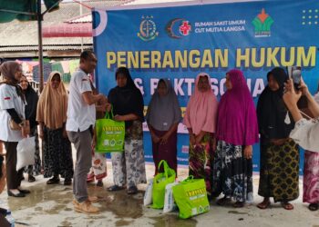 PTPN IV Regional VI Bersama Kejari Langsa Bagi 100 Paket Sembako di Pulau Telaga Tujuh