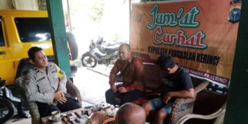 Ciptakan Kamtibmas Kondusif, Polsek Pangkalan Kerinci gelar Jumat Curhat bersama warga Perumahan MKI Desa Makmur
