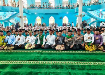 Silaturahmi dan Inspirasi1 Kapolres Kampar Ikuti Tabligh Akbar Ustadz Abdul Somad di SMAN Plus Riau