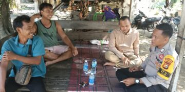 Bhabinkamtibmas Desa Terbangiang dan Tambun Lakukan DDS, Ajak Warga Jaga Kamtibmas dan Waspada Hoaks