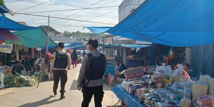 Polsek Ukui Patroli Pasar, Pastikan Keamanan dan Ketertiban Masyarakat