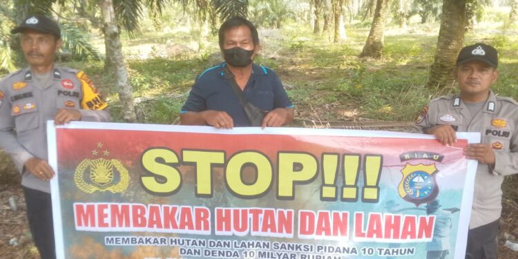 Polsek Teluk Meranti Sebar Maklumat Kapolda Riau dan Lakukan Binluh Cegah Karhutla