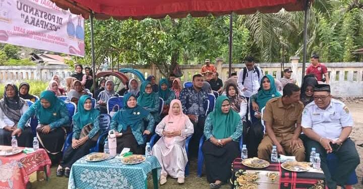Ketua Tim PKK Kota Subulussalam Hadiri Posyandu Cempaka di Desa Harapan Baru