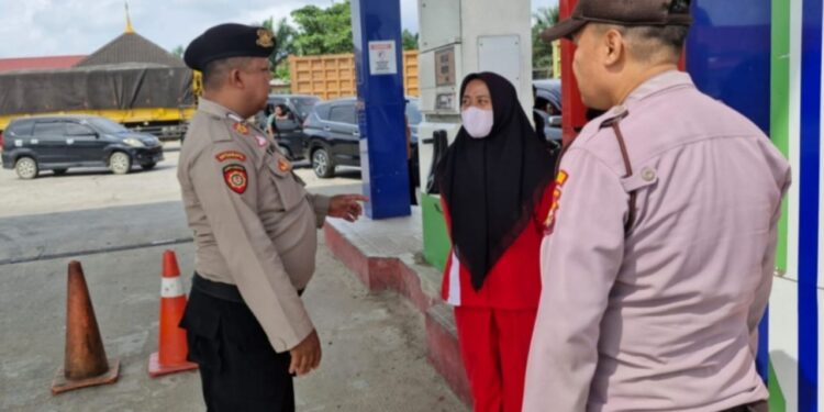 Polsek Pangkalan Kerinci Patroli di SPBU dan Pusat Perbelanjaan, Situasi Kondusif