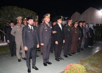 Kapolres Aceh Timur Hadiri Apel Kehormatan dan Renungan Suci HUT Ke 80 Kemerdekaan RI