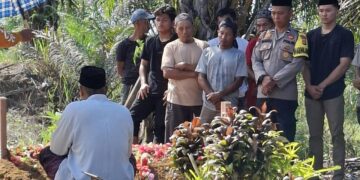 Dekat dengan Warga, Bhabinkamtibmas Kerumutan Laksanakan Kegiatan “Sambang Duka Harmoni” di Desa Pematang Tinggi