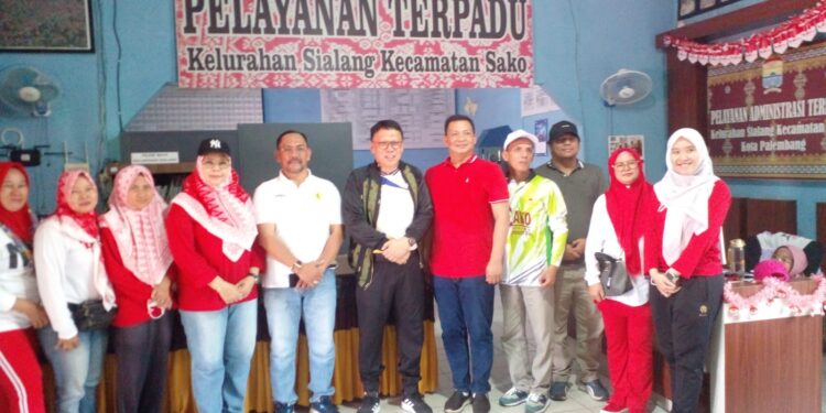 Warga Kelurahan Sialang Semarakkan HUT RI Ke-80 Dengan Jalan Santai Dan Pasar Murah