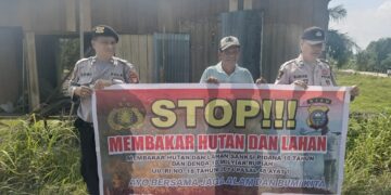 Polsek Pangkalan Kerinci Gencar Patroli dan Sosialisasi Larangan Membakar Lahan di Daerah Rawan Karhutla