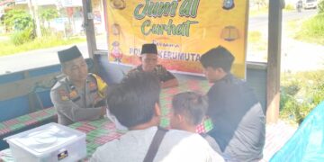Polsek Kerumutan Ajak Warga Pahami Aturan Lalu Lintas Lewat Program Jum’at Curhat
