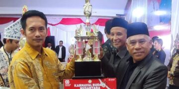 SMP Negeri 1Takengon Terima Penghargaan Juara I Lomba Karnaval Budaya Menyambut HUT RI Ke 80