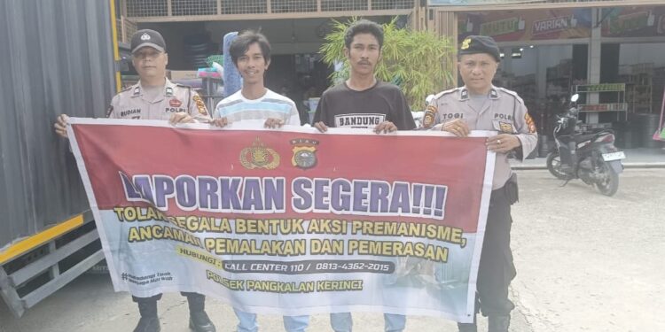Polsek Pangkalan Kerinci Sosialisasikan Penolakan Premanisme kepada Pelaku Usaha