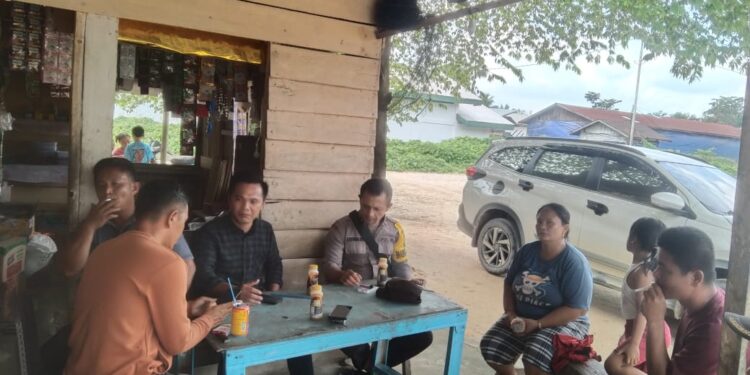 Bhabinkamtibmas Polsek Langgam Lakukan DDS Sambang Warga, Imbau Waspada Hoax dan Jaga Harkamtibmas