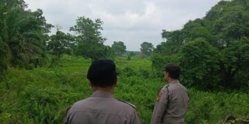 Polsek Pangkalan Kerinci Gelar Patroli dan Sosialisasi Larangan Karhutla di Riau