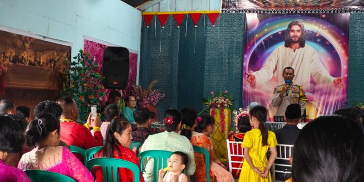 Polsek Langgam Hadiri Ibadah Minggu Harmoni di GGP Tambak, Sampaikan Pesan Kamtibmas