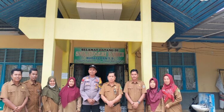 Polsek Ukui Awasi Program Makan Bergizi Gratis Hari ke-16 di SMA Negeri 1 Ukui