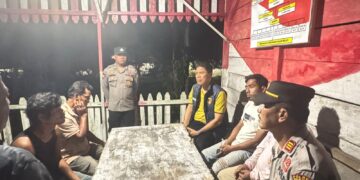 Polsek Pangkalan Kuras Sambangi Pos Kamling untuk Jaga Stabilitas Kamtibmas