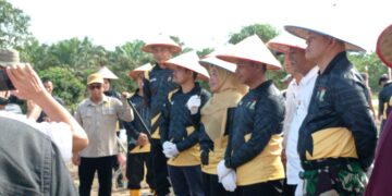 Bupati Kampar Launching Demplot Jagung Wilayah Polsek Perhentian Raja