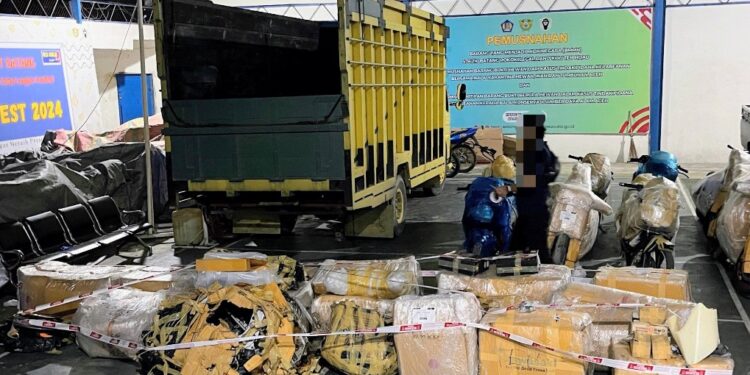 Penyelundupan Sepeda Motor dan Sparepart Asal Thailand ke Sumut Digagalkan Bea Cukai Langsa 