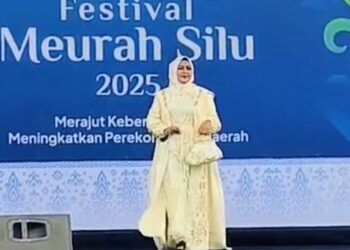 Dekranasda Kota Langsa Raih Juara Satu Fashion Wastra Meurah Silu 2025
