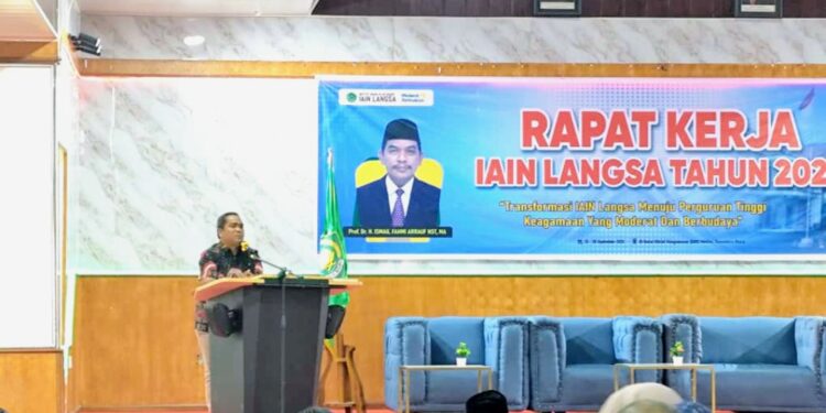 Dr Emi Tutup Raker IAIN Langsa 2025 di BDK Medan