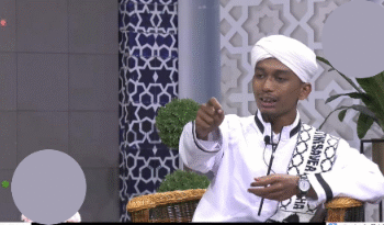 Diusia 17 Tahun, Teungku Muchtar Andhika Menjadi Imam Besar Mesjid Al Falah Ujung Kareung