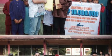 “Wujud Nyata Kepedulian Dunia Usaha terhadap Pendidikan” PT Green Palma Riau Jaya Terus Salurkan Bantuan Rp 10 Juta untuk MDTA Muzdalifah Desa Kepau Jaya