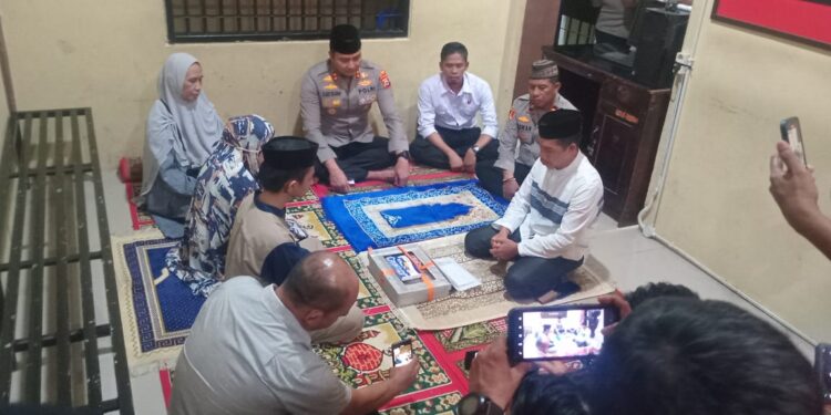 Satuan Reserse Narkoba Polres Gowa Nikahkan Sepasang Warga Binaannya 