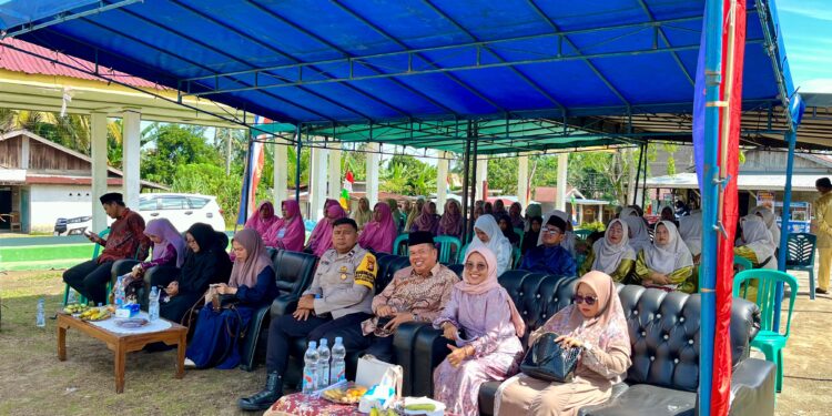 Festival Rebana & Busana Muslimah Meriahkan Bandar Petalangan, Polsek Bunut Turut Hadir