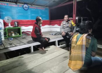 Polsek Kerumutan Intensifkan Pengecekan Pos Kamling untuk Cegah Kejahatan dan Jaga Keamanan Warga