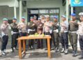 Kapolres Aceh Tengah Berikan Suprise Nasi Tumpeng Di HUT Ke-80, Wujud Kekeluargaan TNI–Polri
