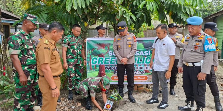 HUT Ke-80 TNI, Polsek Kampar Kiri Hilir Berikan Surprise ke Pos Ramil