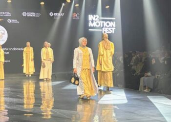 Ketua Dekranasda Kota Langsa Tampil Memukau di Indonesia International Modest Fashion Festival Tahun 2025