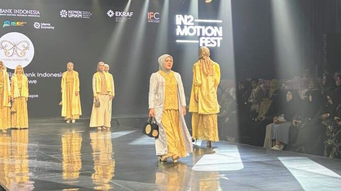 Ketua Dekranasda Kota Langsa Tampil Memukau di Indonesia International Modest Fashion Festival Tahun 2025