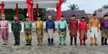 Dua Kecamatan Gelar Upacara HUT Pelalawan ke-26, Polsek Bunut Turut Hadir di Lapangan