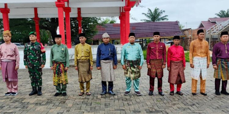 Dua Kecamatan Gelar Upacara HUT Pelalawan ke-26, Polsek Bunut Turut Hadir di Lapangan