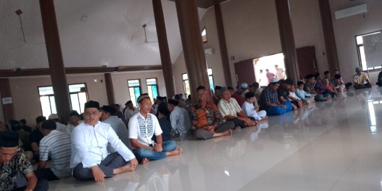 Warga Meuria Mengadakan Peringatan Maulid Nabi Muhammad SAW Dengan Penuh Khidmat