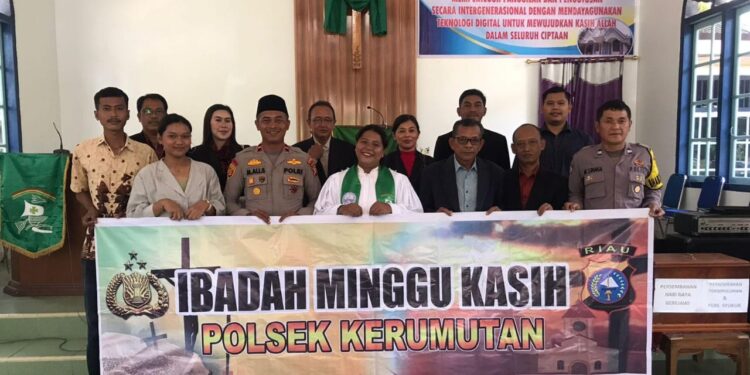 Polsek Kerumutan Gelar Minggu Kasih di GPIB Eben Haezer, Dengarkan Aspirasi Jemaat