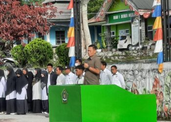 Kasatresnarkoba Heri Haryanto Jadi Pembina Upacara Di MAN 1 Bener Meriah